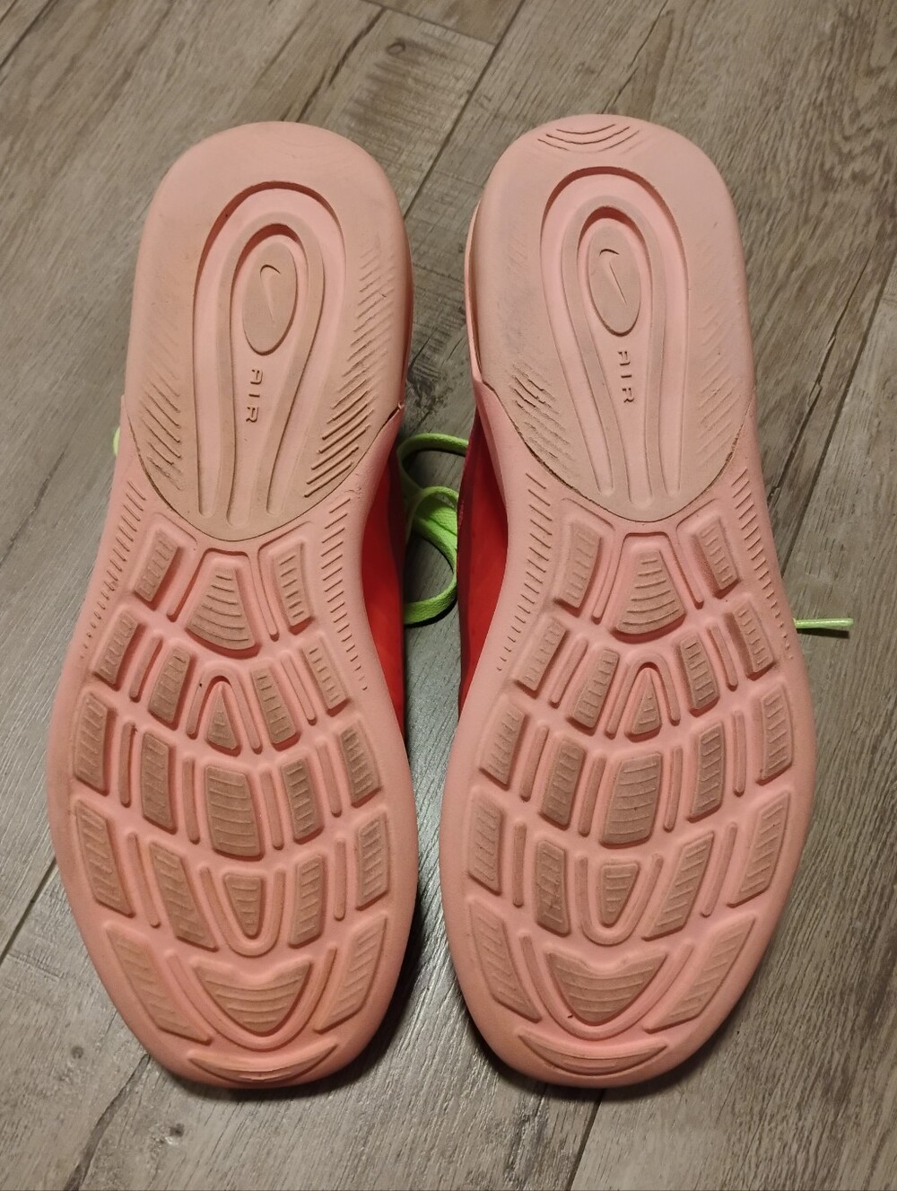 Nike Women's Air Max Axis Sneakers Running Shoes in Pink/Melon/Coral, Size 9.5 - Picture 6 of 16